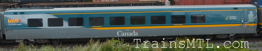 Passenger car VIA 3472 left side with new colors  / Wagon de passager VIA 3472 coté gauche avec nouvelle couleurs